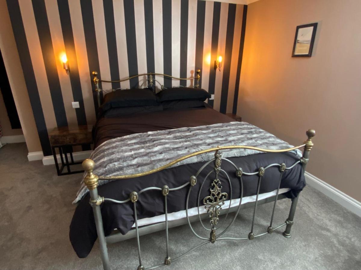 East Llanteg Guest House アムロス エクステリア 写真